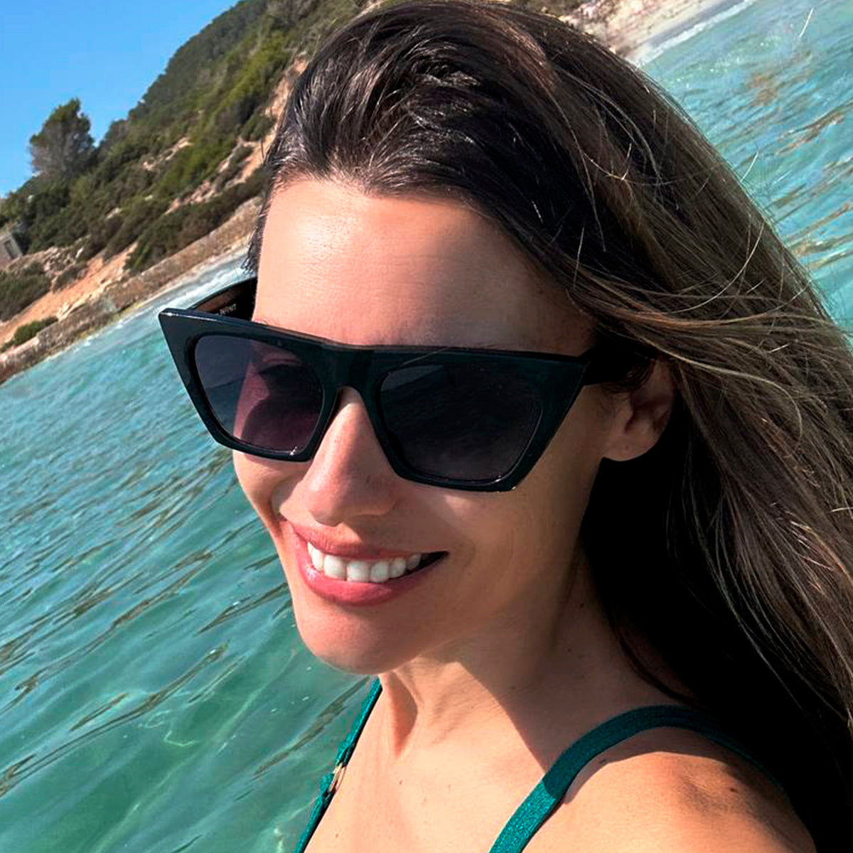 By Pampita Cancún Negro Brillo Lente Gris Degradé